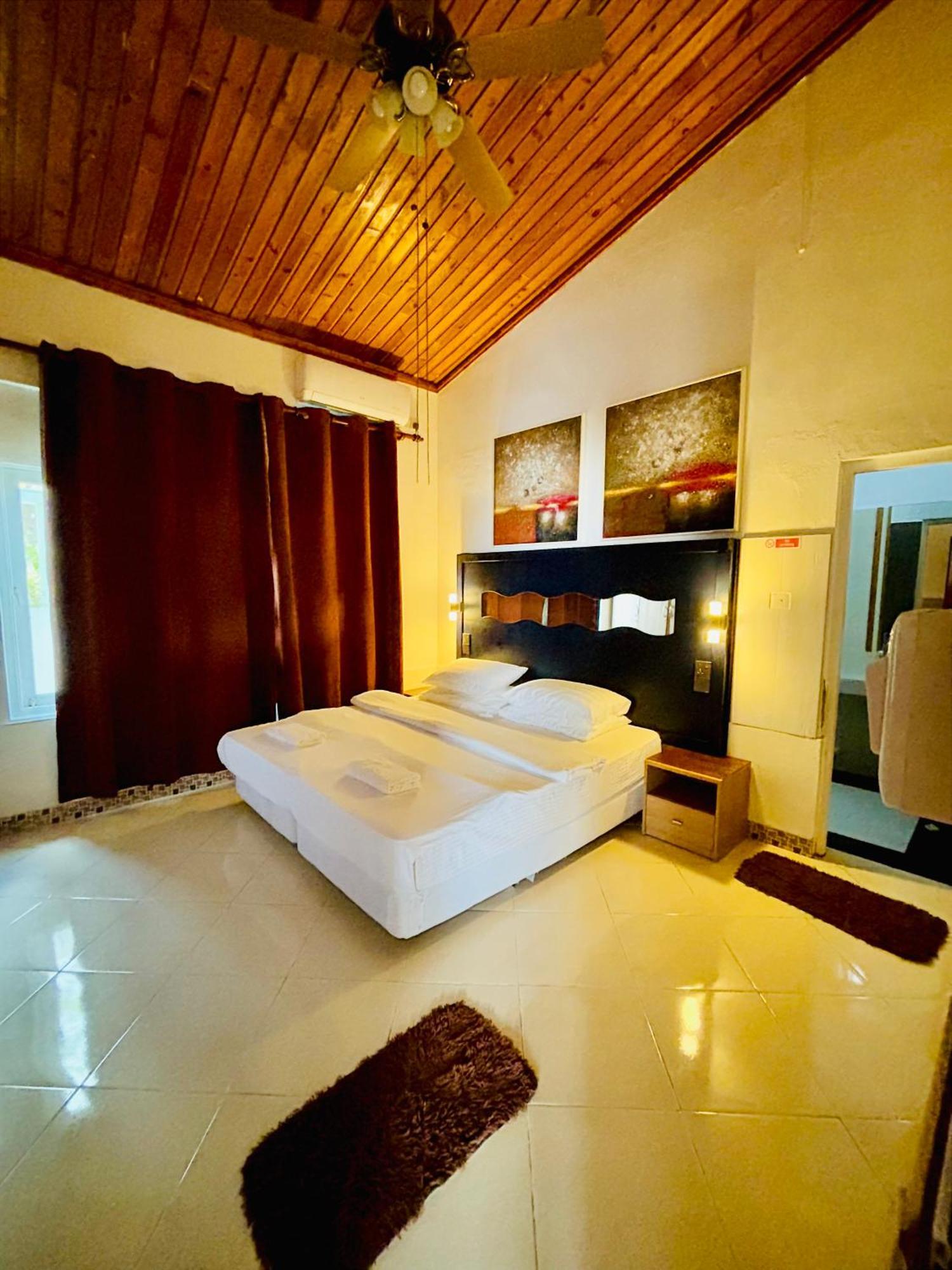 Aloha Inn Himmafushi Exterior photo